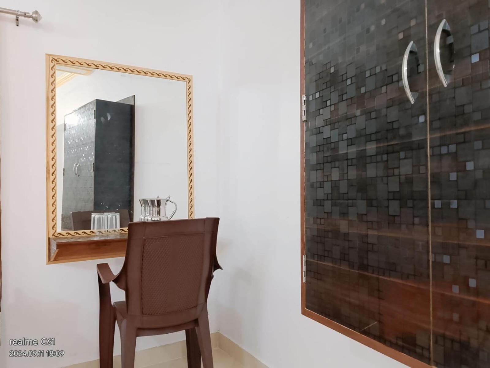 Ganga Paying Guest House Варанаси Стая снимка