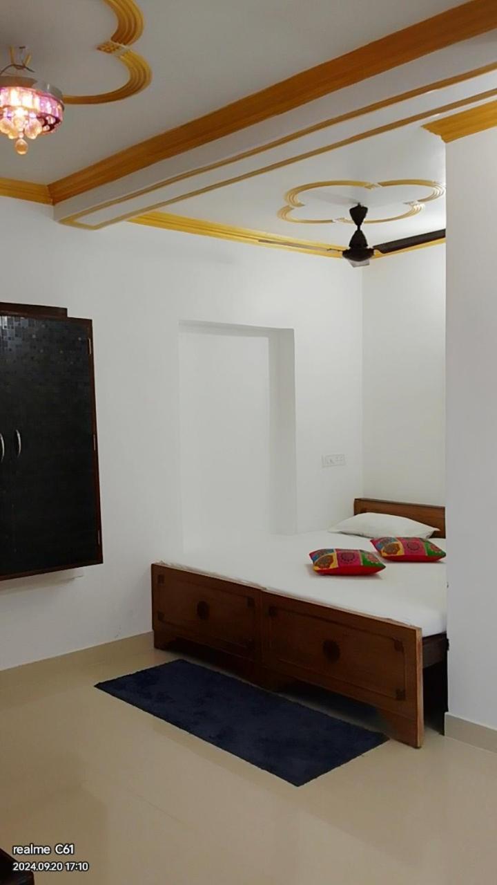 Ganga Paying Guest House Варанаси Стая снимка