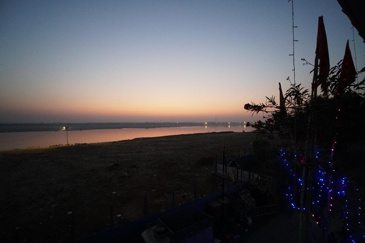 Ganga Paying Guest House Варанаси Екстериор снимка