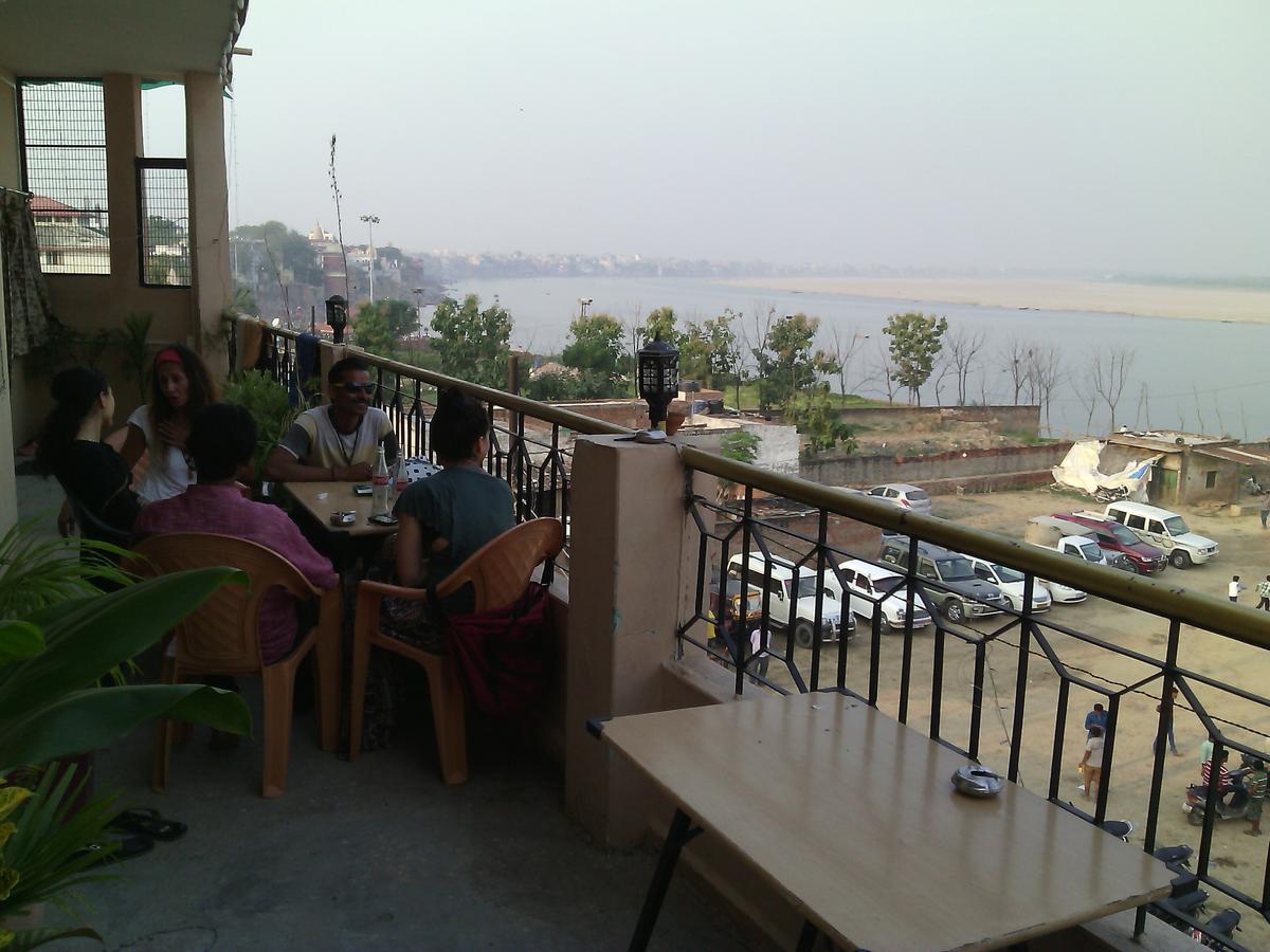 Ganga Paying Guest House Варанаси Екстериор снимка