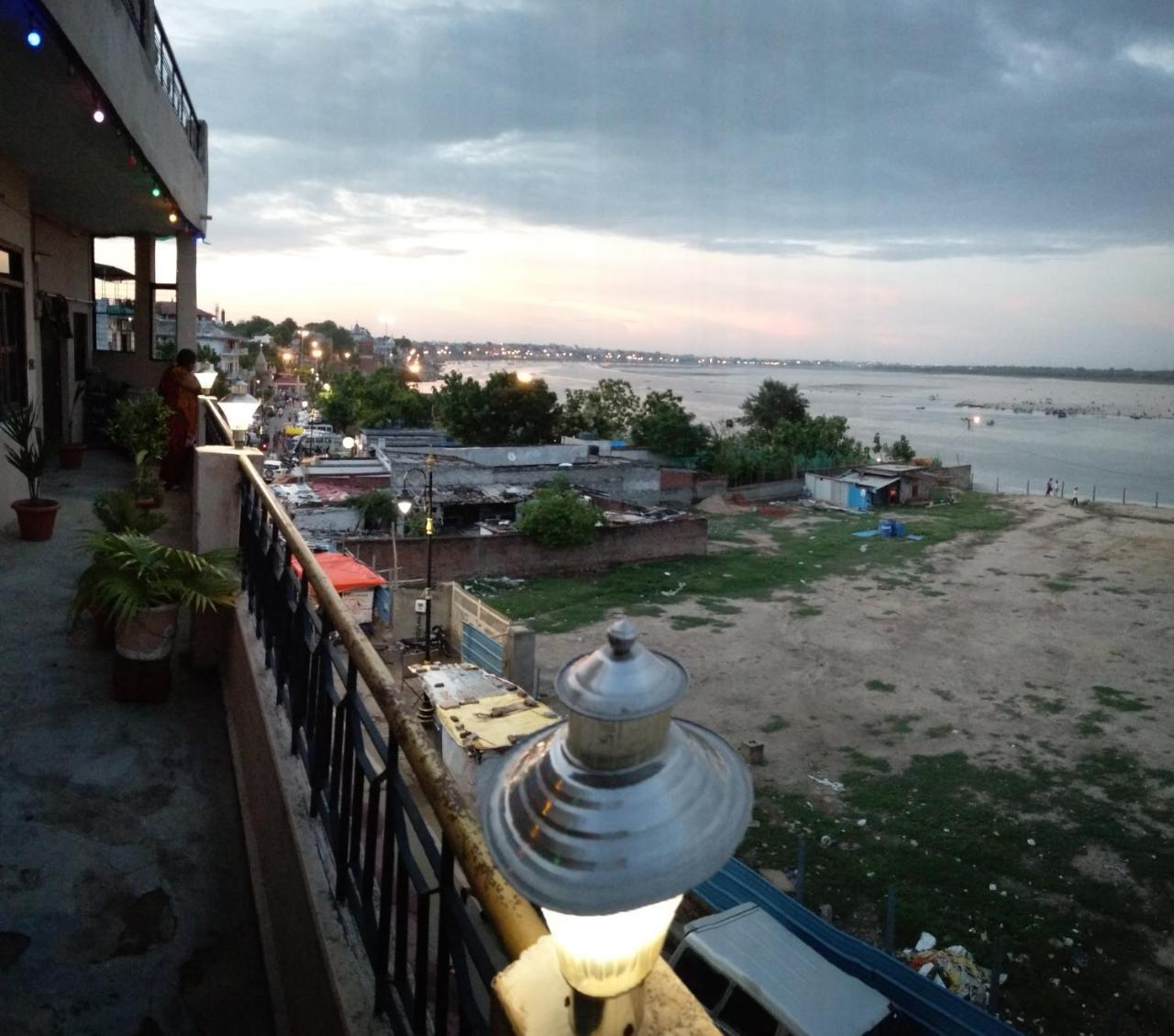 Ganga Paying Guest House Варанаси Екстериор снимка