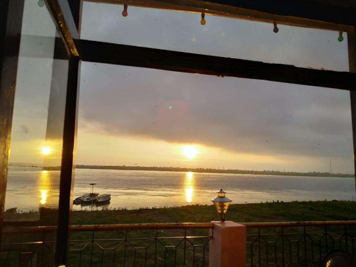 Ganga Paying Guest House Варанаси Стая снимка